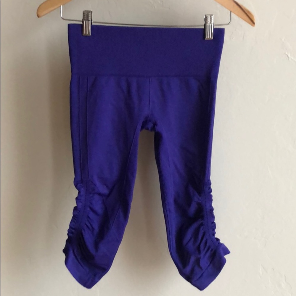 Lululemon in the flow crop*Heathered Bruised Berry